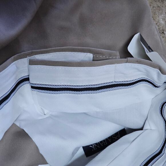 NWT Men's Jos A Banks Tailored Fit Traveler Performance Shorts TAN  size 40R - Picture 6 of 10